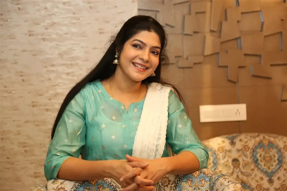 Indian Actress Vasuki at Anni Manchi Sakunamule Movie Interview